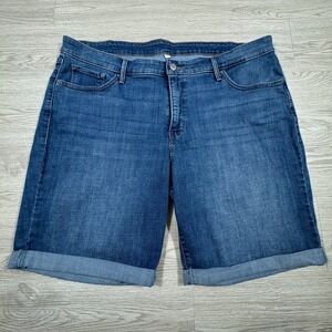 Levi's‎ Women's Denim Shorts Medium Wash Blue 22W Cuffed Stretch Jean Shorts
